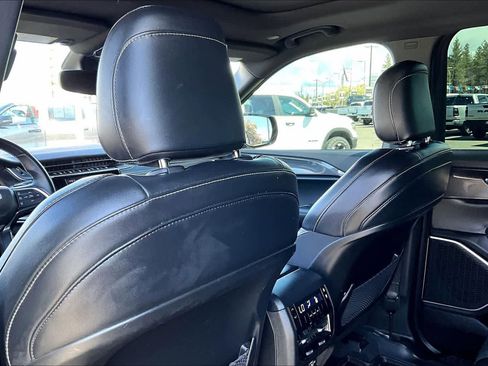 Used 2021 Jeep Grand Cherokee L Laredo AWD/4WD image 12