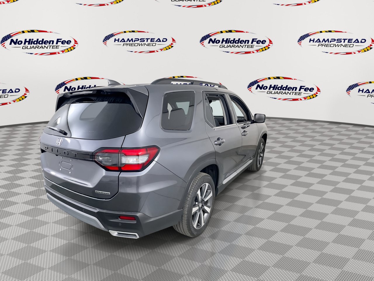 Used 2025 Honda Pilot Touring image 9