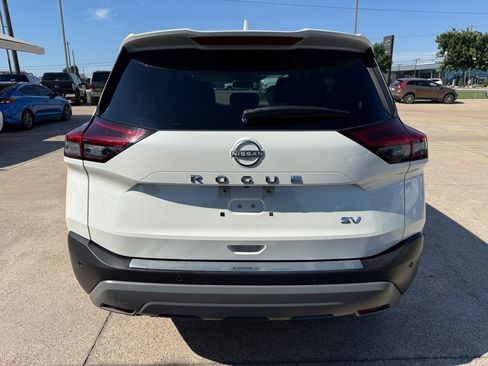 Used 2023 Nissan Rogue SV FWD image 6