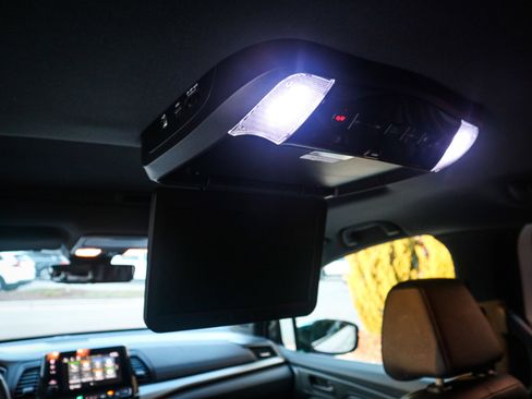 Used 2023 Honda Odyssey Sport image 28