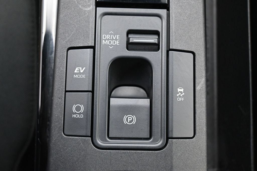 Certified 2024 Toyota Prius LE FWD image 23