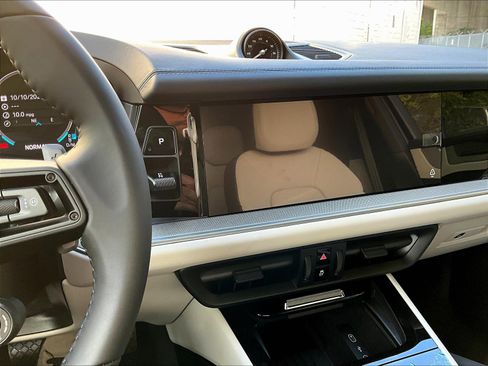 New 2026 Porsche Cayenne Coupe image 9