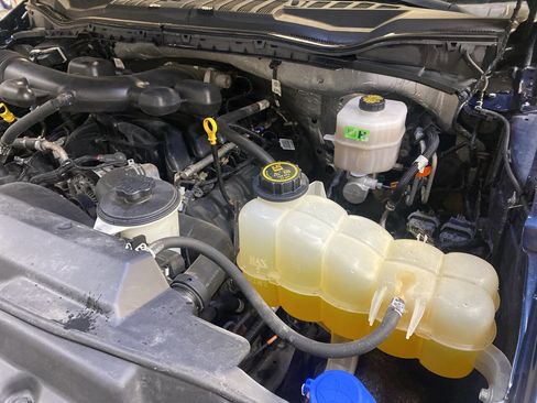 Used 2019 Ford F550 2WD Regular Cab Super Duty image 23