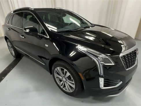 Certified 2025 Cadillac XT5 Premium Luxury image 2