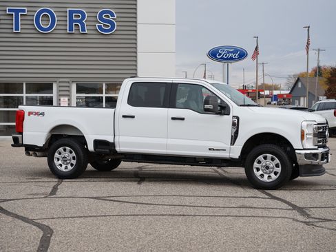Used 2024 Ford F250 XLT w/ FX4 Off-Road Package image 2