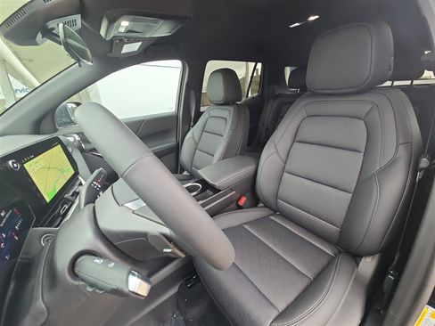 New 2025 Chevrolet Equinox LT w/ Convenience Package II image 19