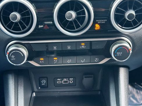 Used 2025 Nissan Sentra SV image 23