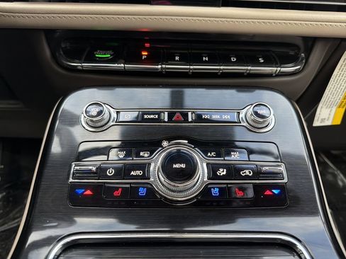 Certified 2022 Lincoln Nautilus Reserve w/ Equipment Group 202A image 27