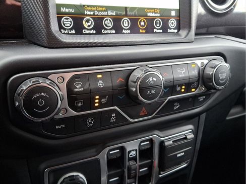 Used 2021 Jeep Wrangler Unlimited Sahara image 17