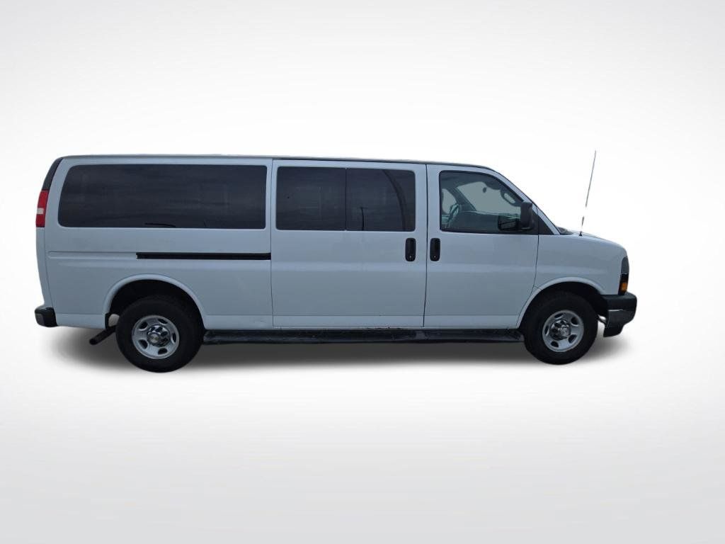 Used 2020 Chevrolet Express 3500 LT w/ LT Preferred Equipment Group RWD image 2