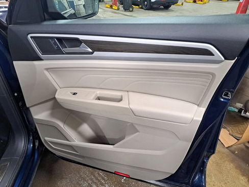 Used 2021 Volkswagen Atlas SE image 16