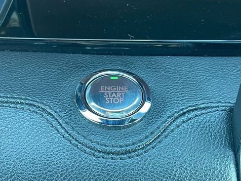 Used 2024 Lincoln Navigator L 4WD image 19