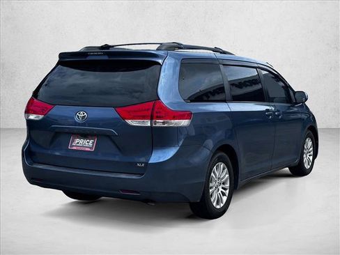 Used 2014 Toyota Sienna XLE FWD image 6