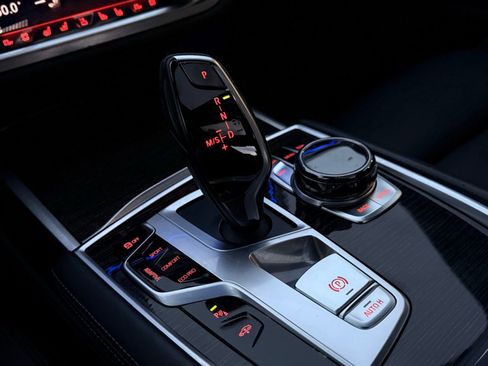 Used 2018 BMW 750i xDrive image 41