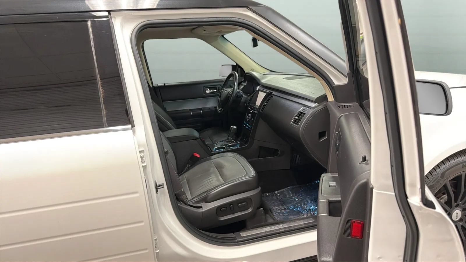 Used 2014 Ford Flex Limited w/ Equipment Group 303A AWD/4WD image 21
