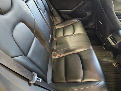 Used 2020 Tesla Model 3 Standard Range RWD image 9