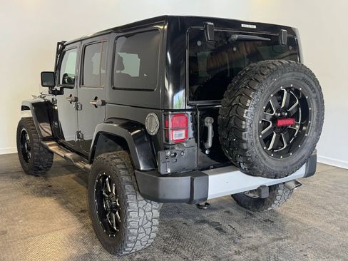 Used 2013 Jeep Wrangler Unlimited Sahara w/ Connectivity Group AWD/4WD image 6