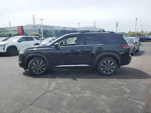 New 2026 Nissan Pathfinder Platinum AWD/4WD image 4