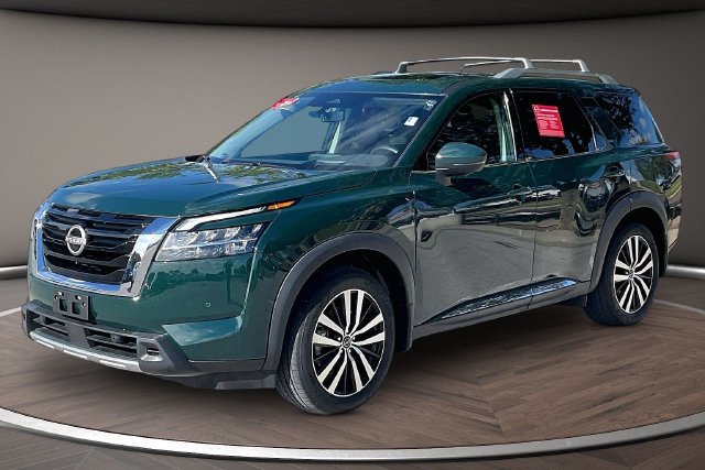Certified 2024 Nissan Pathfinder Platinum w/ Cargo Package FWD image 1