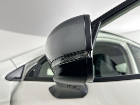 Used 2024 Subaru Crosstrek 2.0i Premium image 16