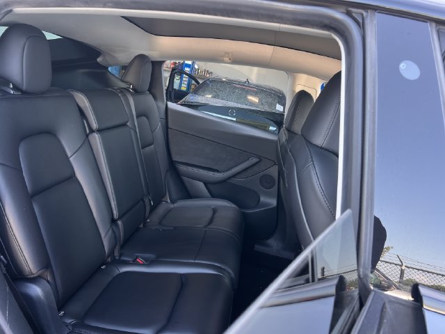 Used 2021 Tesla Model Y 2WD image 30