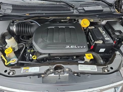 Used 2015 Chrysler Town & Country Touring w/ Driver Convenience Group FWD image 47