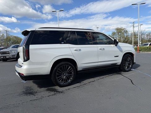Used 2024 Cadillac Escalade V w/ LPO, Floor Liner Package image 7