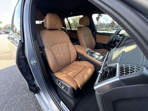 Certified 2025 BMW X7 xDrive40i w/ M Sport Package image 30