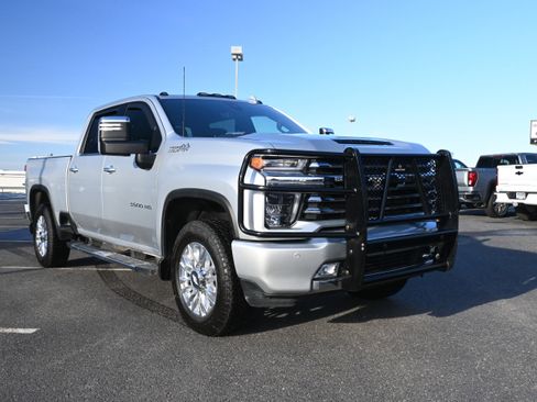 Used 2020 Chevrolet Silverado 3500 High Country w/ Technology Package image 2