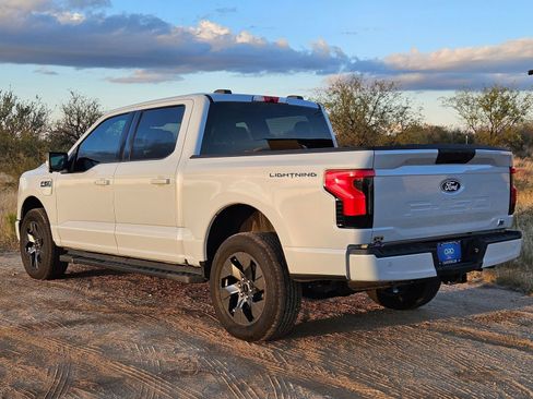 New 2025 Ford F150 Lightning Flash AWD/4WD image 8