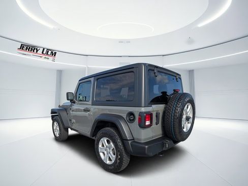 Used 2021 Jeep Wrangler Sport S image 5