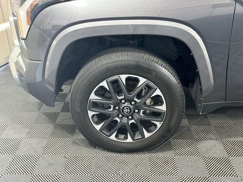 Used 2025 Toyota Tundra Limited AWD/4WD image 11
