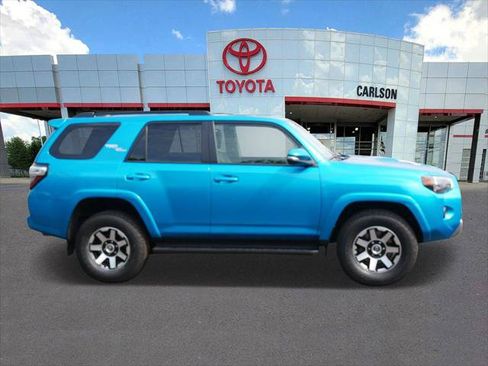 Certified 2022 Toyota 4Runner TRD Off-Road Premium AWD/4WD image 2