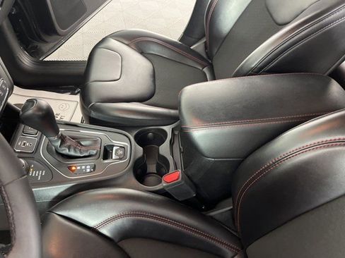 Used 2022 Jeep Cherokee Trailhawk w/ Comfort/Convenience Group image 23