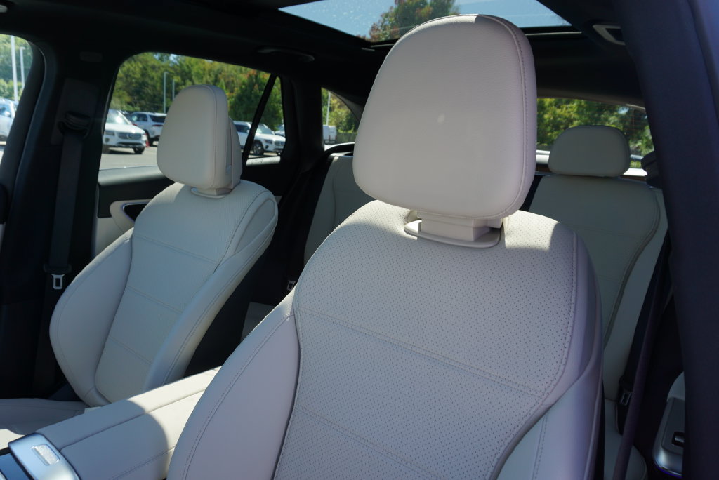 Certified 2026 Mercedes-Benz GLC 300 4MATIC image 41