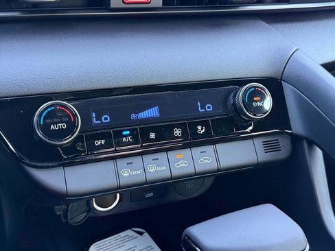 New 2026 Hyundai Elantra Sport FWD image 16