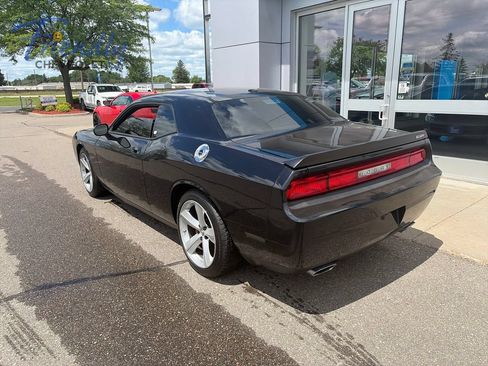 Used 2009 Dodge Challenger SRT8 RWD image 2