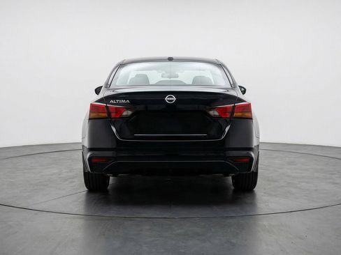 Used 2025 Nissan Altima 2.5 SV FWD image 7