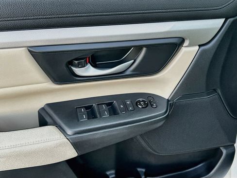 Used 2020 Honda CR-V LX image 17