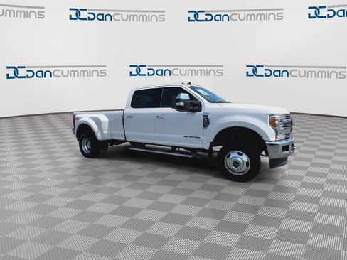 Used 2019 Ford F350 Lariat w/ Lariat Ultimate Package AWD/4WD image 2