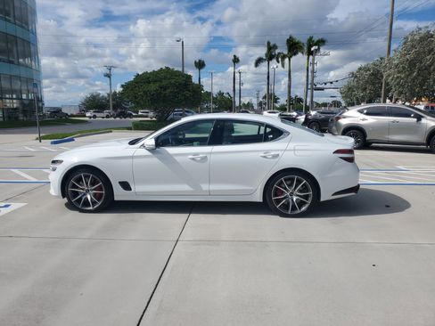 Used 2025 Genesis G70 2.5T image 8
