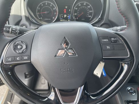 Used 2025 Mitsubishi Outlander Sport AWD image 19