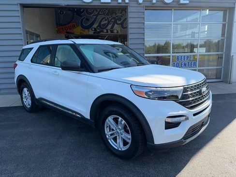 Used 2022 Ford Explorer XLT w/ Equipment Group 202A RWD image 4