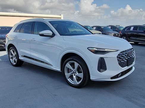 Certified 2025 Audi Q5 Premium w/ Premium Plus AWD/4WD image 8