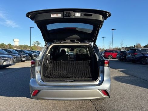 Used 2021 Toyota Highlander Platinum image 13