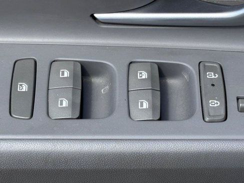 Used 2025 Hyundai Elantra SEL FWD image 19