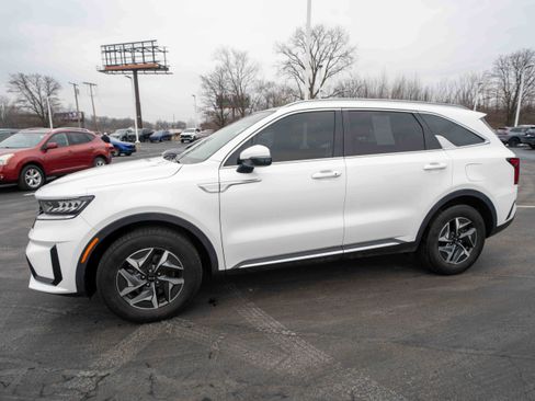Used 2021 Kia Sorento EX image 3