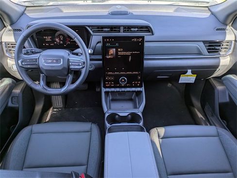 New 2026 GMC Terrain AT4 w/ LPO, Black Badging Package image 17