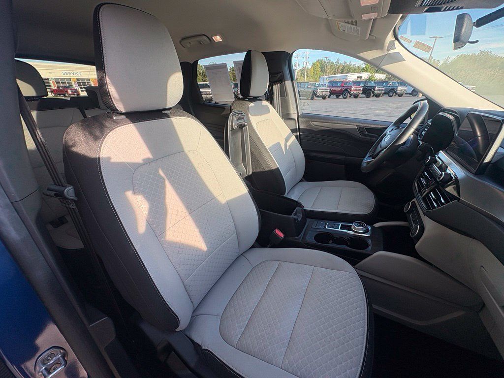Used 2023 Ford Escape Active AWD/4WD image 28