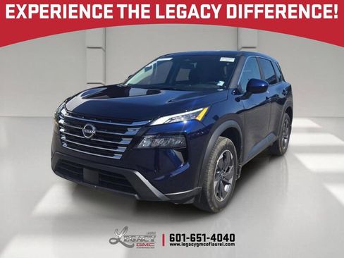 Used 2025 Nissan Rogue SV FWD image 1